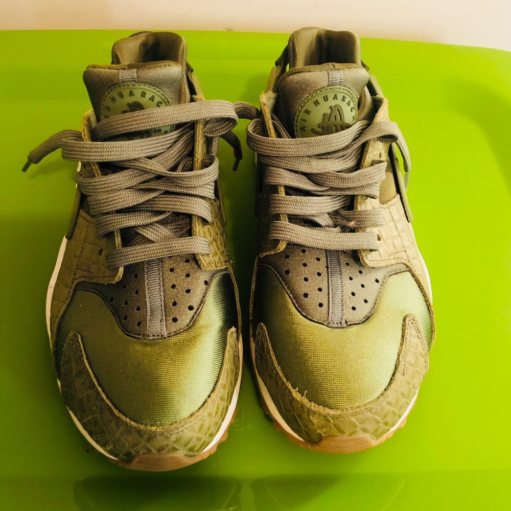 Women’s Nike Huarache